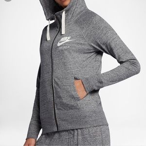 NIKE BRAND NEW WOMENS JACKET!!✨